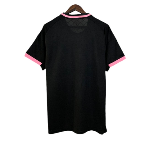 Real Madrid – Maillot Concept 25/26 – Noir & Rose